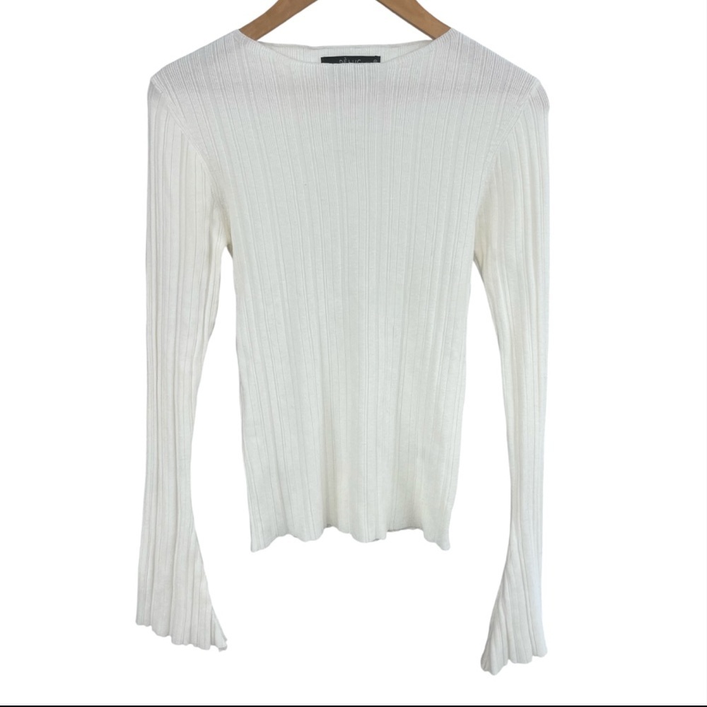 DÈLUC White Ribbed Light Knit Sweater - Picture 2 of 7
